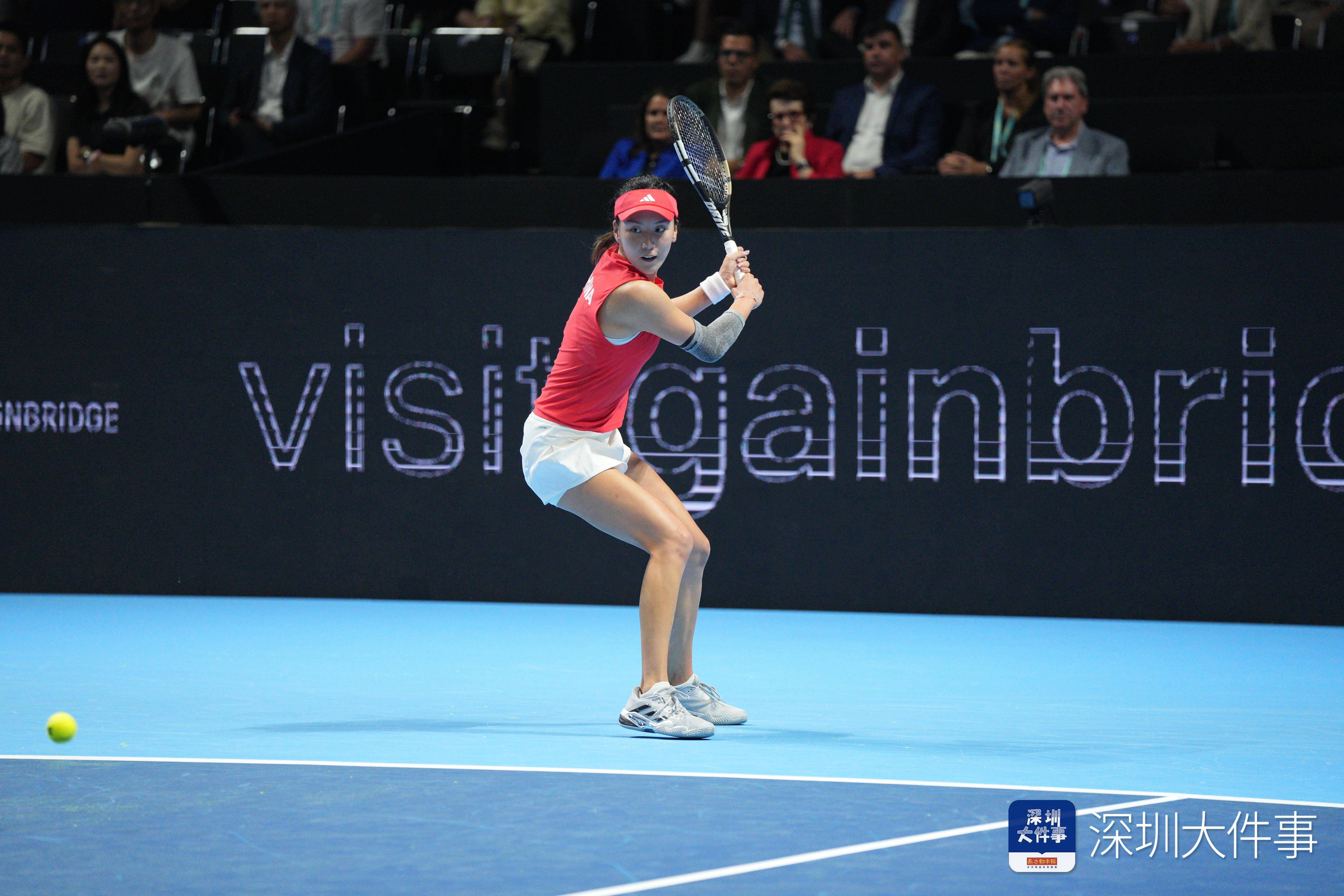 万博体育官网-意大利足球女将备战慈善赛事视频